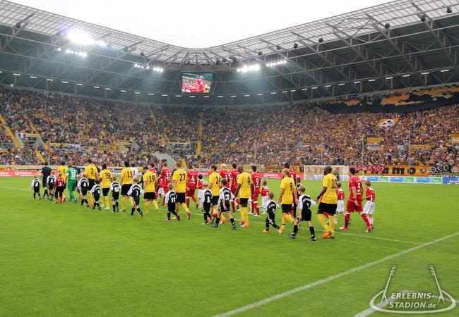SG Dynamo Dresden - 1. FC Kaiserslautern 1:3, 31.08.2012, 18.00 Uhr,
Rudolf-Harbig-Stadion, 
2. Bundesliga,
1:3 (0:1),
Zuschauer: 29.057