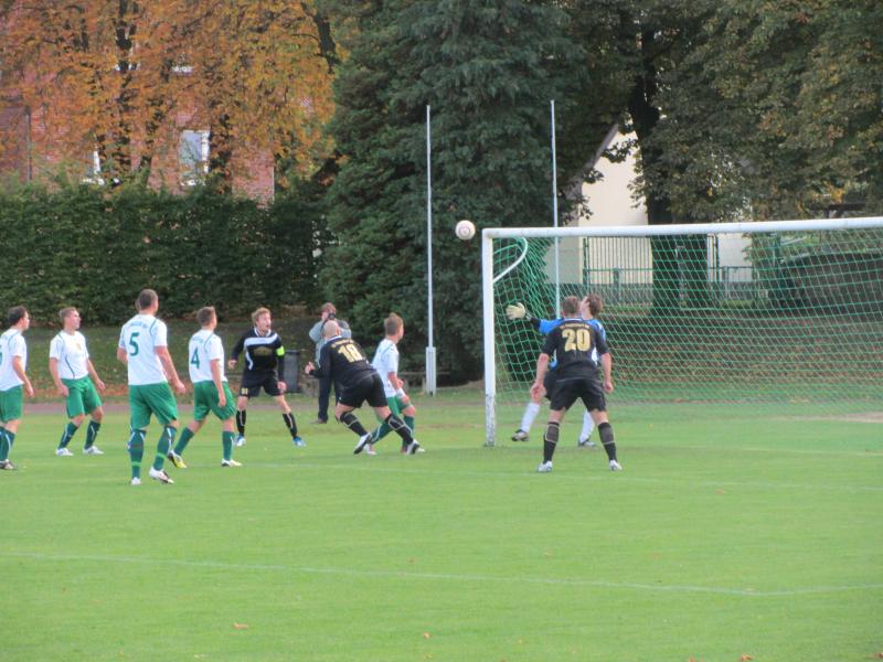 Lübzer SV - SG Roggendorf 96, Landesliga MV West, 6. Spieltag - Anstoß: 07.10. 2012, 14.00 Uhr - Rudolf-Harbig-Sportplatz - Schiedsrichter: Hübner (Güstrow) - Zuschauer: 100 - 1:0 Schemmert 830.), 2:0 Petersen (72.), 2:1 Schulz (90.)