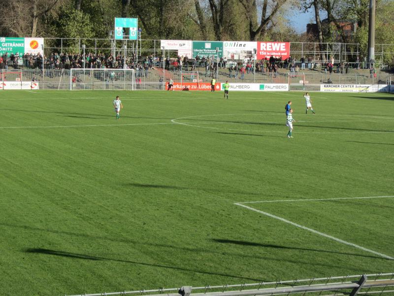 VfB Lübeck - SC Victoria Hamburg, Regionalliga Nord, 2012/13, 14. Spieltag - So. 04.11.2012 14:00, Stadion: Lohmühle, Lübeck
Zuschauer: 901 - Schiedsrichter: Henrik Bramlage - 1:0 Altin (6.), 1:1 Sachs (9.), 1:2 Rabenhorst (17.), 2:2 Kluk (39.), 3:2 Kluk (42.)