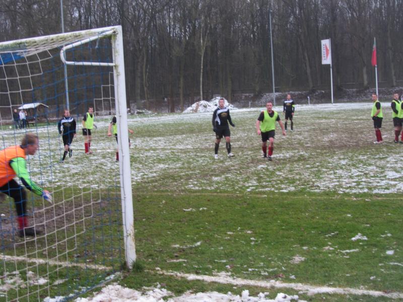 SG Roggendorf 96 - Hagenower SV, Landesliga MV West, 13. Spieltag - Anstoß: 01.12. 2012, 13.00 Uhr - Schloßpark Roggendorf - Schiedsrichter: Waack (Cramonshagen) - Zuschauer: 88 - 0:1 Kaatz (11.), 0:2 Geese (24.), 0:3 Opitz (77.)
