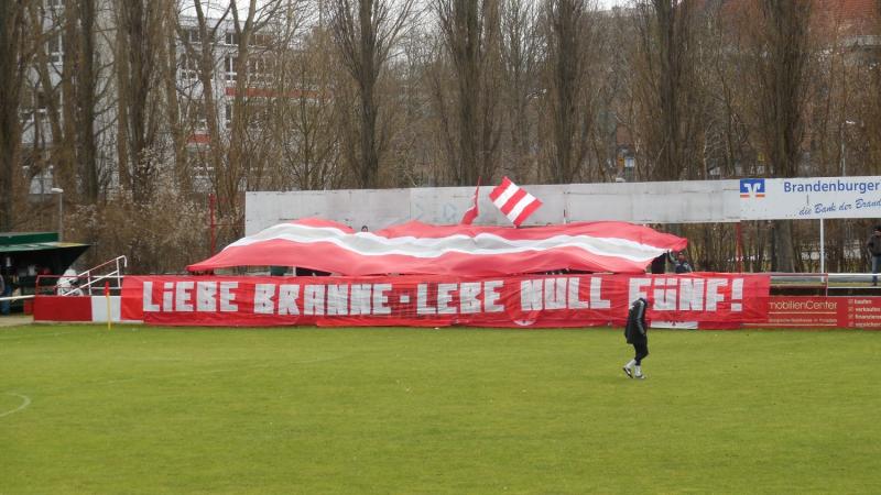 Brandenburger SC Süd 05 - BFC Dynamo, Intro der Heimfans.