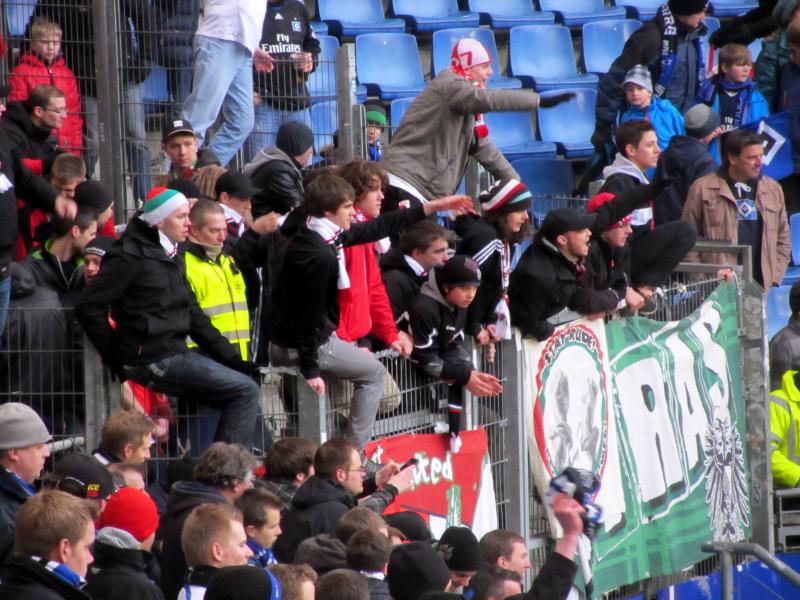 Hamburger SV - FC Augsburg, 1. Bundesliga, 2012/13, 26. Spieltag - Anstoß:
16.03.2013, 15:30 Uhr - Stadion: Imtech-Arena, Hamburg - Zuschauer: 52529 - Schiedsrichter:
Tobias Welz (Wiesbaden) - 0:1 Callsen-Bracker (8., Kopfball, Werner)
