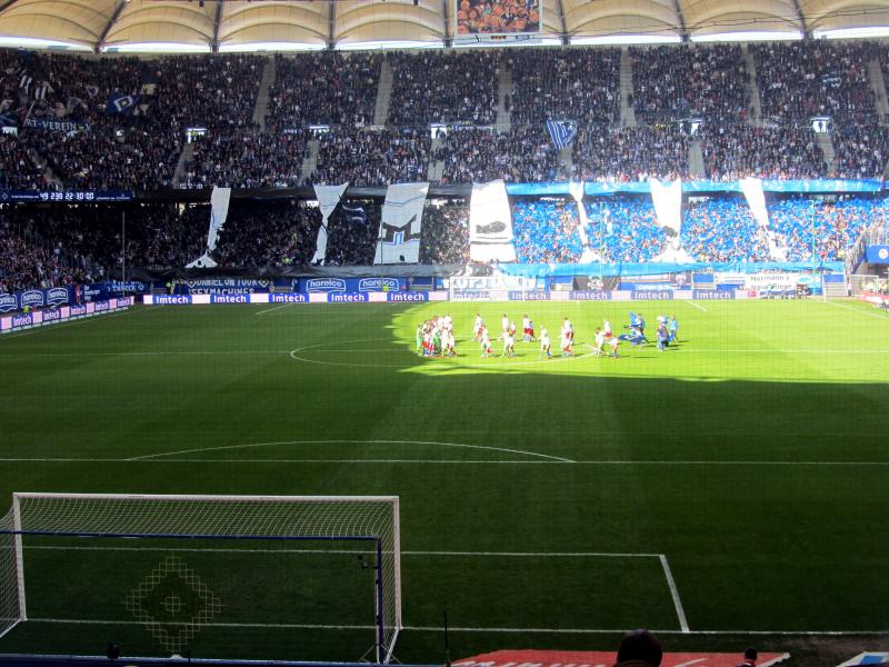 Hamburger SV - Fortuna Düsseldorf, 1. Bundesliga, 2012/13, 30. Spieltag -
Anstoß: 20.04.2013 15:30 Uhr - Stadion: Imtech-Arena, Hamburg - Zuschauer: 57000 (ausverkauft) - Schiedsrichter:
Robert Hartmann (Wangen) - 1:0 van der Vaart (14., Kopfball) , 2:0 van der Vaart (20., Rechtsschuss, Jiracek), 2:1 Schahin (34., Kopfball, Bellinghausen) —