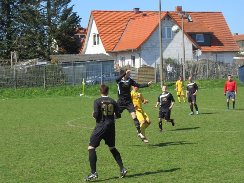 Neumühler SV 1946 - SG Roggendorf 96, Landesliga MV West, Nachholespiel vom 16. Spieltag - Anstoss: 01.05. 2013, 15:00 Uhr - Schiedsrichter: Schünemann (Schwerin) - Zuschauer: 92 - 0:1 Mett (13.), 0:2 Holland (24.), 1:2 Fabianke (63.), 1:3 Schwarz (90.)