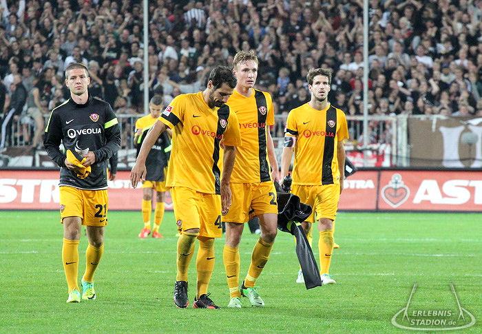 FC St. Pauli - SG Dynamo Dresden 2:1, 26.08.2013, 20.15 Uhr
Millerntor-Stadion
2. Bundesliga
2:1 (0:0)
28.587 Zuschauer