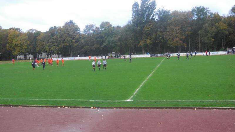 Schwarz-Weiss Wattenscheid 08 - DJK TuS Hordel 1911, 27.10.2013 ? 12. Spieltag Westfalenliga II - Schwarz-Weiss Wattenscheid 08 - DJK TuS Hordel 1911 ? 1:4 vor ca. 400 Zuschauern.