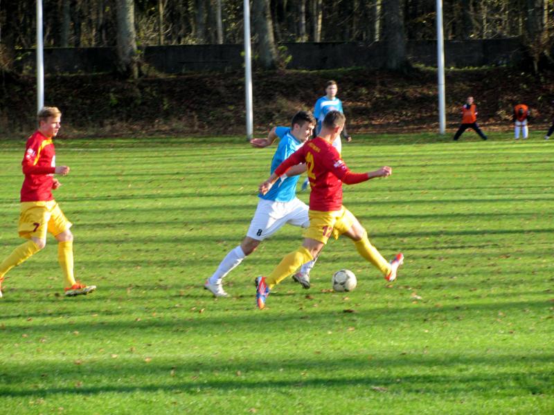 SG Roggendorf 96  - FC Mecklenburg Schwerin, Verbandsliga M-V, 11. Spieltag - Anstoss: 03.11. 2013, 13:00 Uhr - Schloßpark Roggendorf - Schiedsrichter: Alexander Rau - Zuschauer: 221 - 0:1 Karf (12.), 1:1 Holland (48.), 1:2 Wandt (53.), 1:3 Michalski (88.)