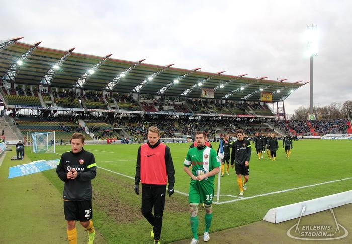 Karlsruher SC - SG Dynamo Dresden 3:0, 24.11.2013, 13.30 Uhr
Wildparkstadion,
2. Bundesliga,
3:0 (2:0),
16.520 Zuschauer