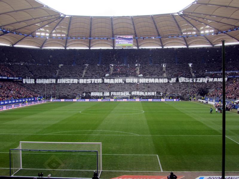 Hamburger SV - Borussia Dortmund, 1. Bundesliga, 2013/14, 22. Spieltag - Anstoß: 22.02.2014, 15:30 Uhr - Stadion:
Imtech-Arena, Hamburg - Zuschauer: 57000 (ausverkauft) - Schiedsrichter: Dr. Felix Brych (München) - 1:0 Jiracek (42., Kopfball, Lasogga), 2:0 Lasogga (58., Rechtsschuss, Arslan), 3:0 Calhanoglu (90. + 1, direkter Freistoß, Rechtsschuss)