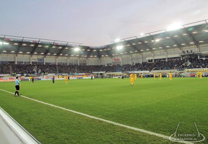 SC Paderborn 07 - SG Dynamo Dresden 2:1, 14.03.2014, 18.30 Uhr,
Benteler-Arena,
2. Bundesliga,
2:1 (2:0),
10.750 Zuschauer