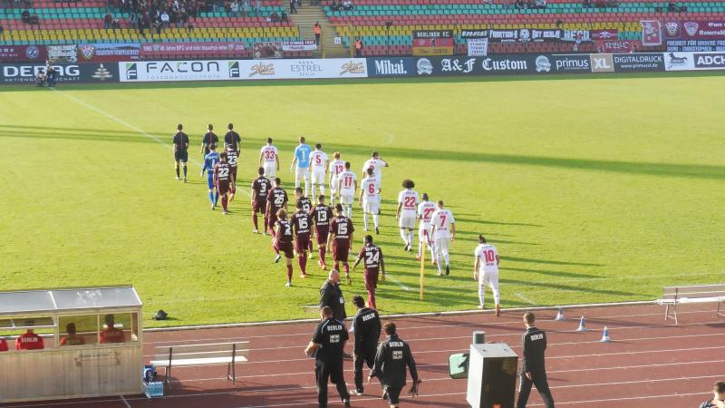 BFC Dynamo - Berliner AK 07, Einlauf der Mannschaften.
