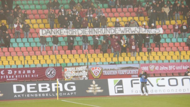 BFC Dynamo - FC Carl Zeiss Jena, Die Berliner Fans bedanken sich bei der Mannschaft.