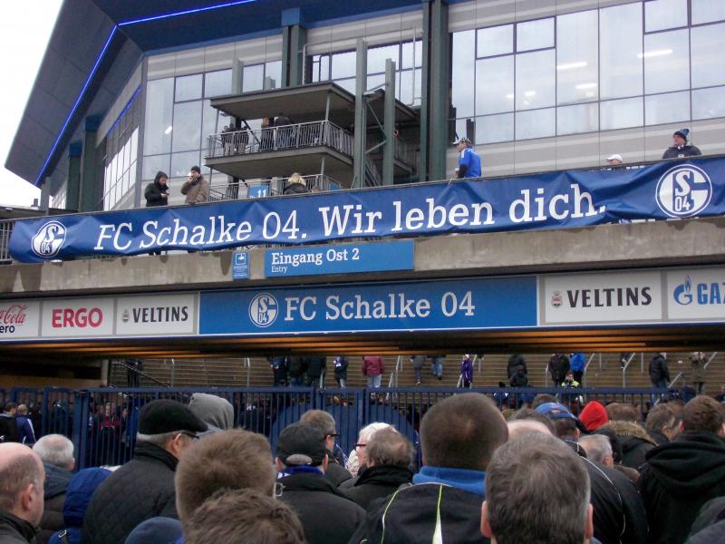 FC Schalke 04 - Hamburger SV, 1. Bundesliga, 2014/15, 17. Spieltag - Anstoß:
20.12.2014, 15:30 Uhr - Stadion: Veltins-Arena, Gelsenkirchen - Zuschauer: 61973 (ausverkauft) - Schiedsrichter: Markus Schmidt (Stuttgart) - 0:0 (0:0)