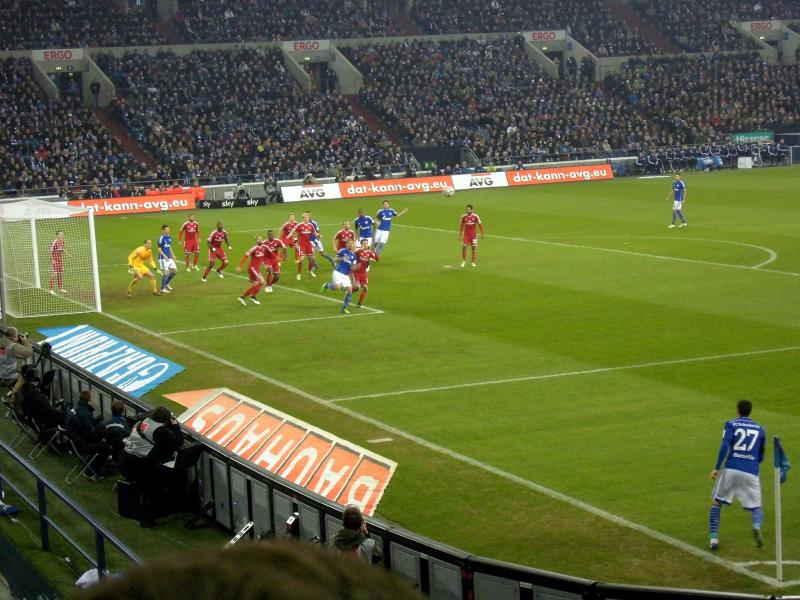 FC Schalke 04 - Hamburger SV, 1. Bundesliga, 2014/15, 17. Spieltag - Anstoß:
20.12.2014, 15:30 Uhr - Stadion: Veltins-Arena, Gelsenkirchen - Zuschauer: 61973 (ausverkauft) - Schiedsrichter: Markus Schmidt (Stuttgart) - 0:0 (0:0)
