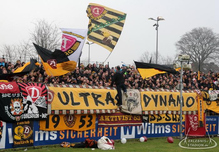 Kieler SV Holstein - SG Dynamo Dresden 1:0, 14.02.2015, 14.00 Uhr
Kiel, Holstein-Stadion
3. Liga
1:0 (0:0)
7.008 Zuschauer