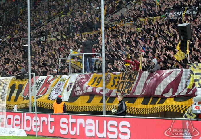 SG Dynamo Dresden - Borussia Dortmund 0:2, 03.03.2015, 20.30 Uhr
Dresden, Rudolf-Harbig-Stadion
DFB-Pokal
0:2 (0:0)
30.503 Zuschauer
