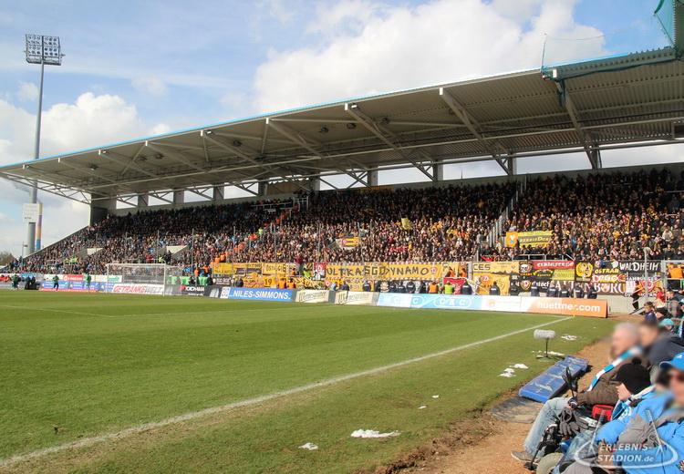 Chemnitzer FC - SG Dynamo Dresden 2:0, 04.04.2015, 14.00 Uhr,
Chemnitz, Stadion an der Gellertstraße,
3. Liga,
2:0 (2:0),
10.000 Zuschauer