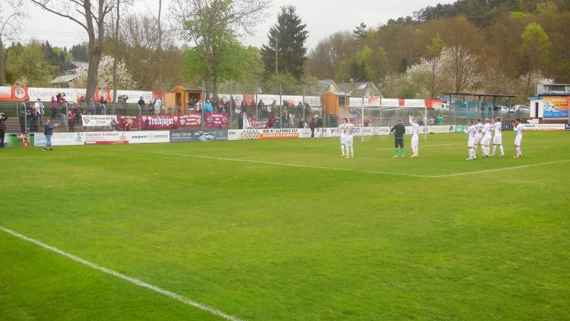 FSV Wacker 90 Nordhausen - BFC Dynamo, Die Spieler bedanken sich bei den mitgereisten Fans.