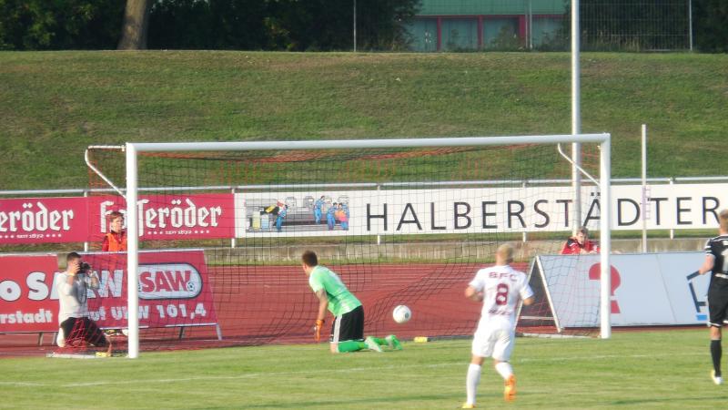 VfB Germania Halberstadt - BFC Dynamo, 31.07.2015 - 2. Spieltag - Regionalliga Nordost - VfB Germania Halberstadt - BFC Dynamo 2:6 - 866 Zuschauer im Friedenstadion von Halberstadt.