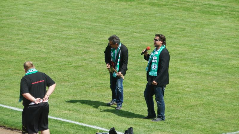 FC Schönberg 95 - BFC Dynamo, Die neue Stadionhymne wurde vorgestellt.