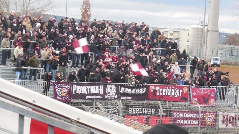 FSV Zwickau - BFC Dynamo, Hoffnung im Gästeblock nach dem 2:3 Anschlusstreffer.